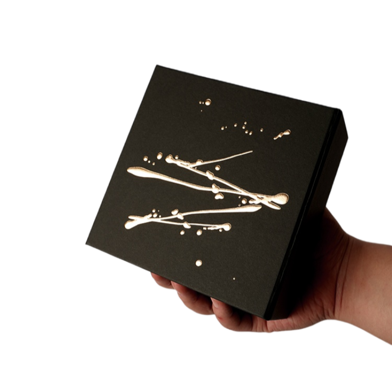 Minimalist Black and Gold Art Gift Box – A Perfect Blend of Modern Design and Luxury to Deliver Unparalleled Sophistication